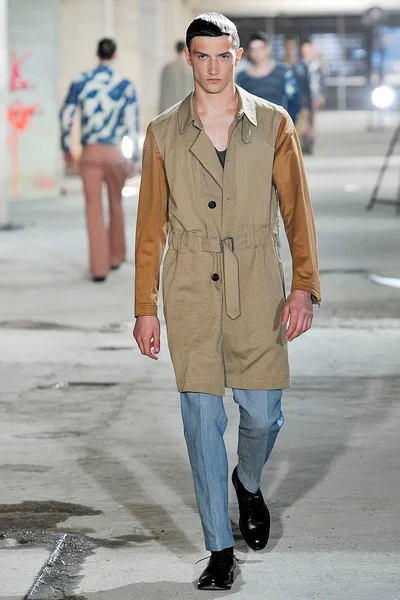 Look 39